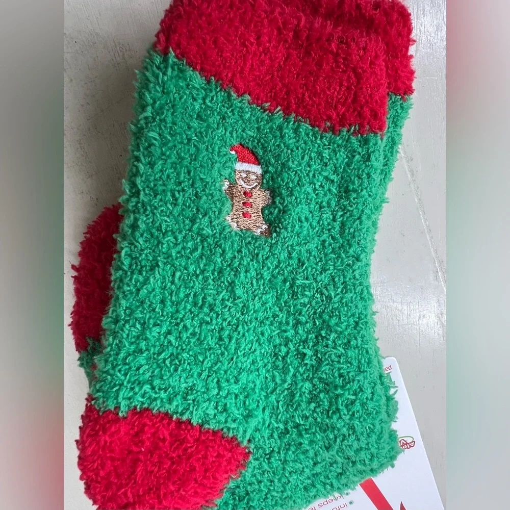 Brand New-Airplus Aloe Infused Gingerbread Man Socks